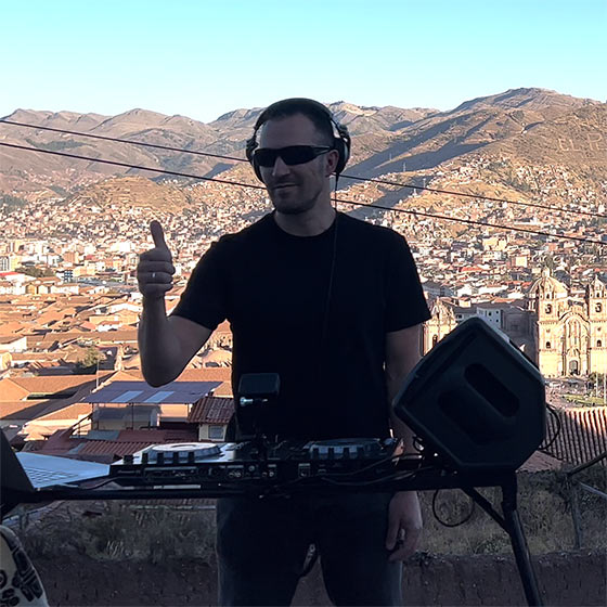DJ&nbsp;Andrew G&rsquo;s Mixtape &laquo;Down to Earth&raquo;